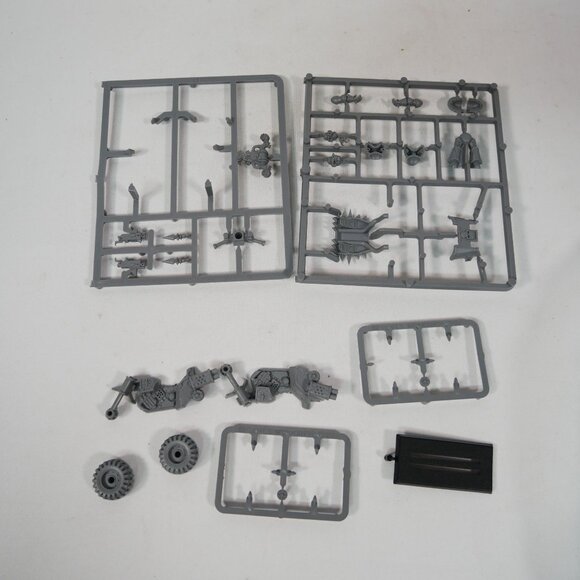 Warhammer 40K Chaos Space Marine Bike Games Workshop OOP Partially Built GW - Picture 5 of 6